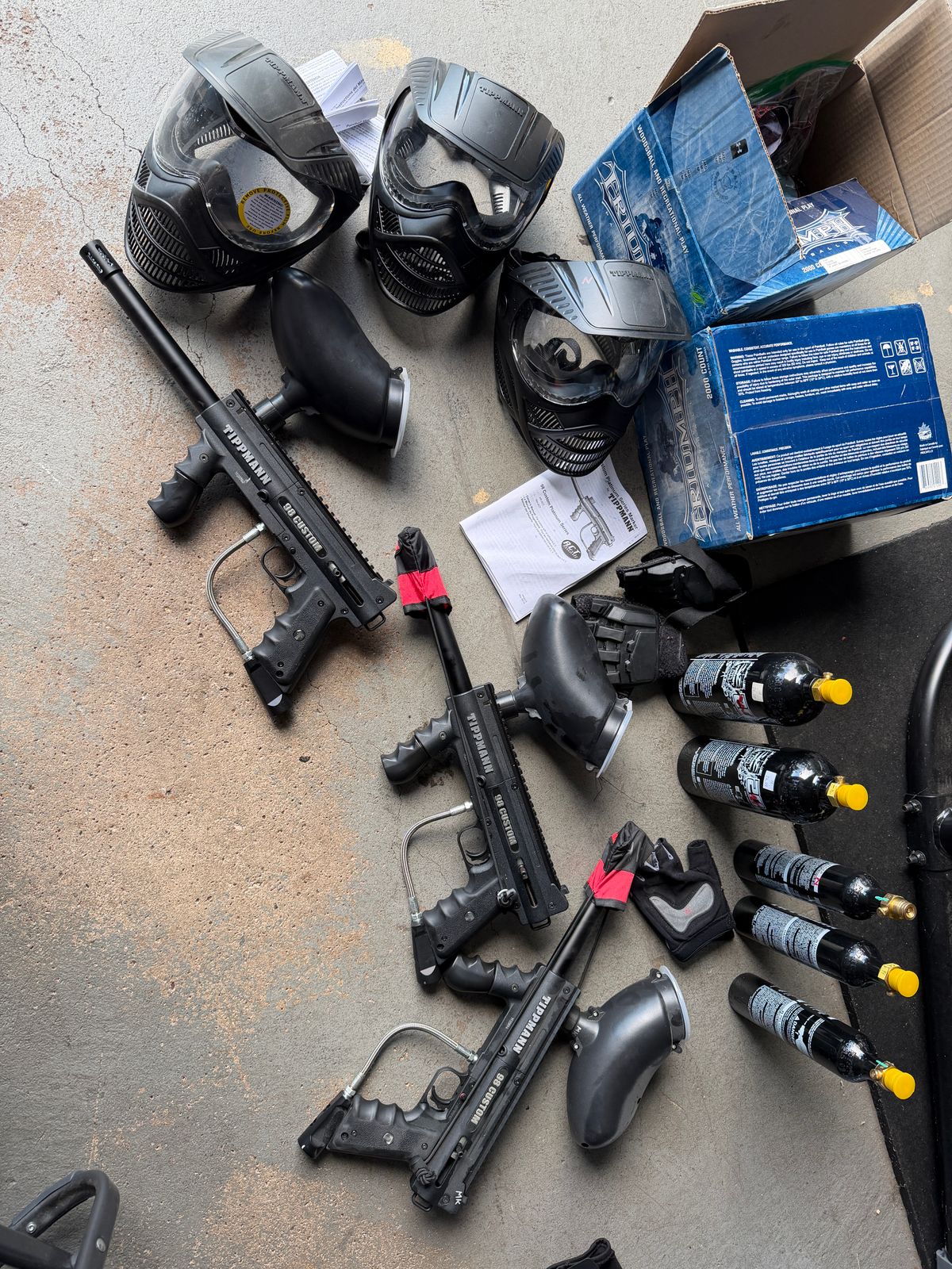 3 paintball guns and accessories 