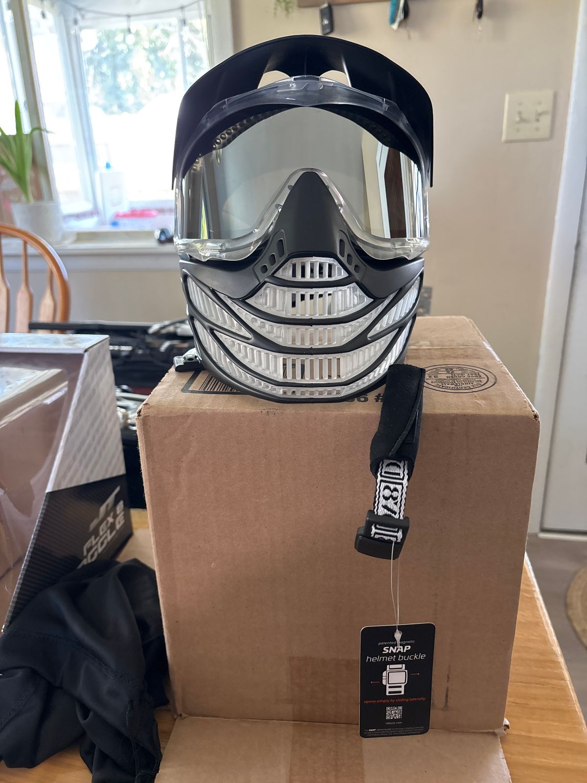 DV8 x JT Flex 8 goggle