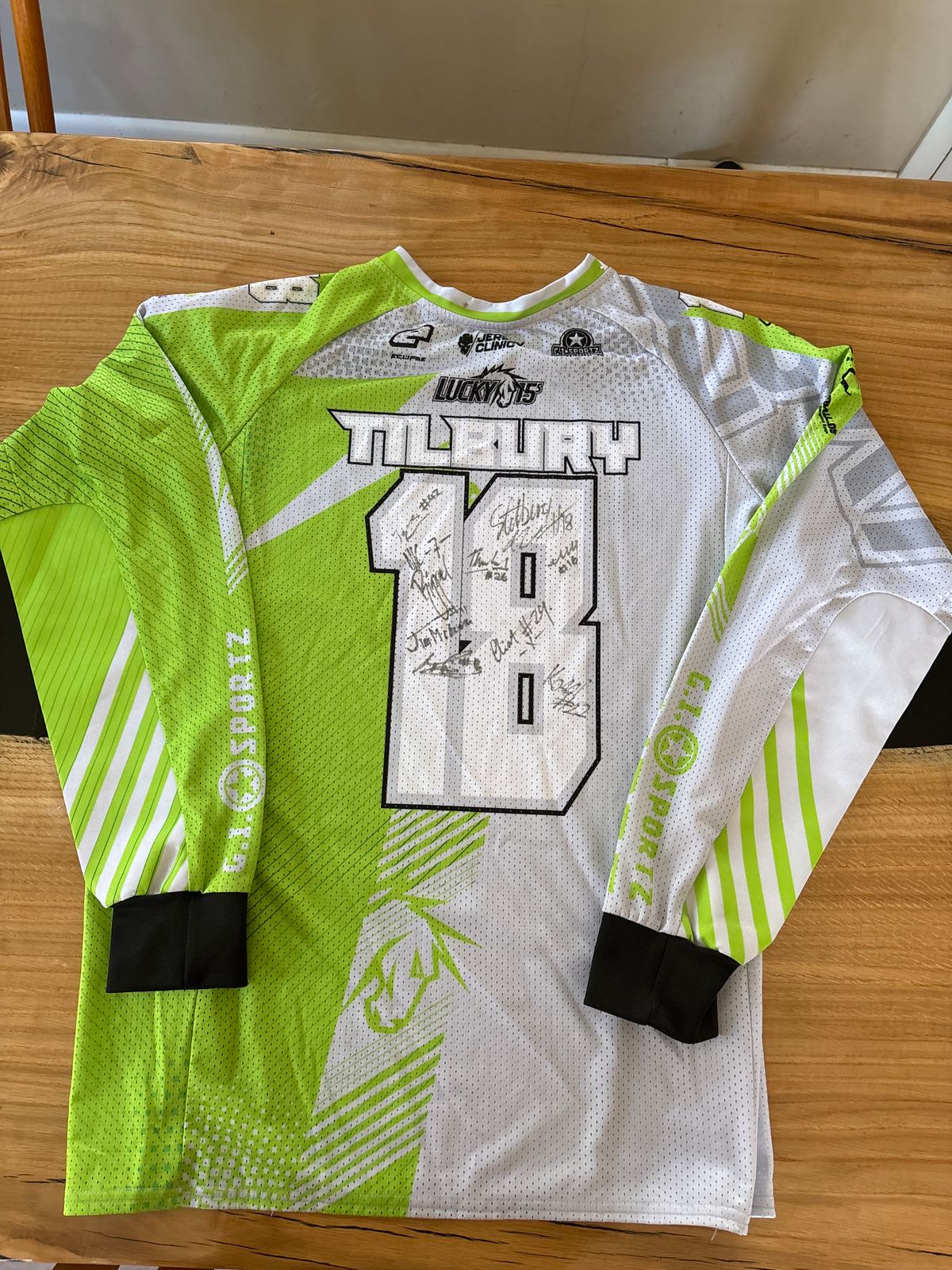 Jersey Lucky 15’s XL size