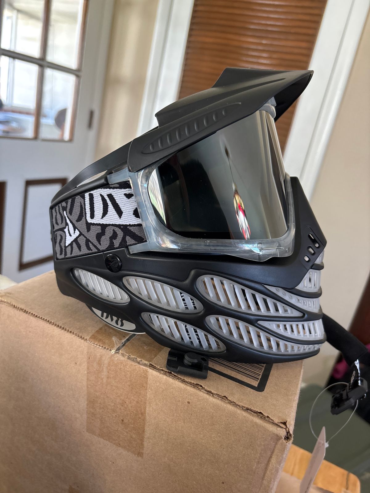 DV8 x JT Flex 8 goggle