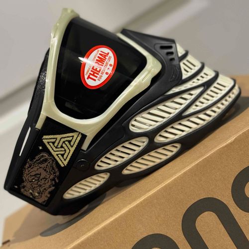 OG CRISP WHITE VENTS F8