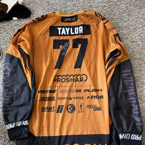Infamous - Thomas Taylor Jersey 
