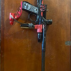 Naughty dogs intimidator team gun. 