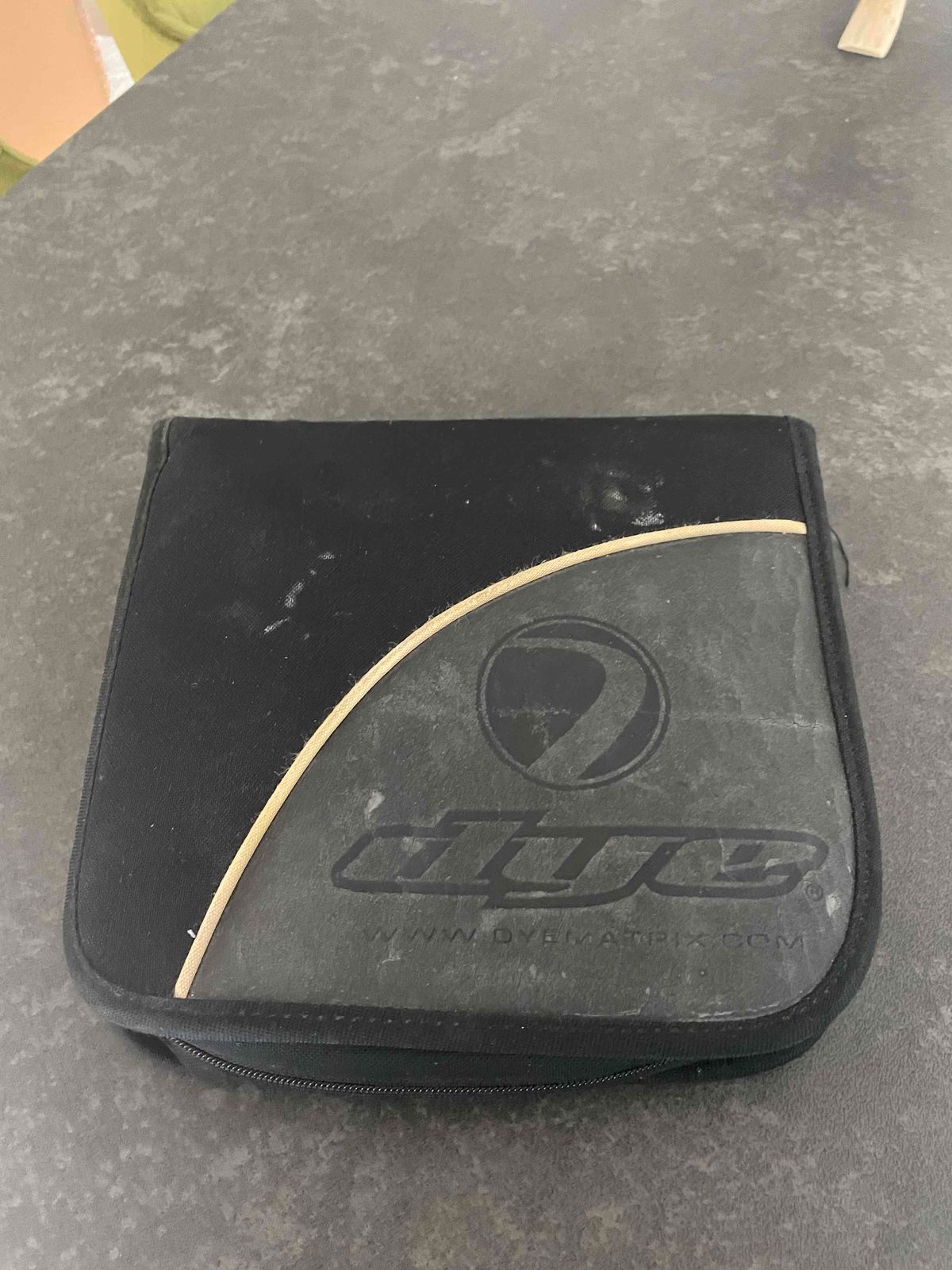 Dye dm9