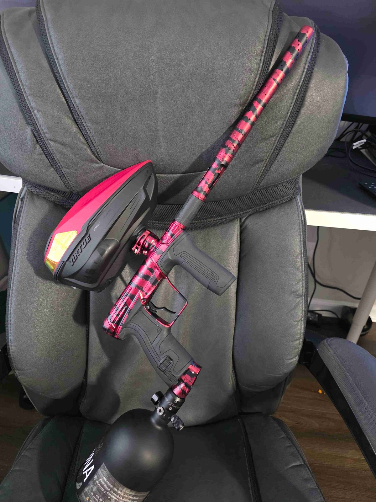 Blood camo infamous cs2 