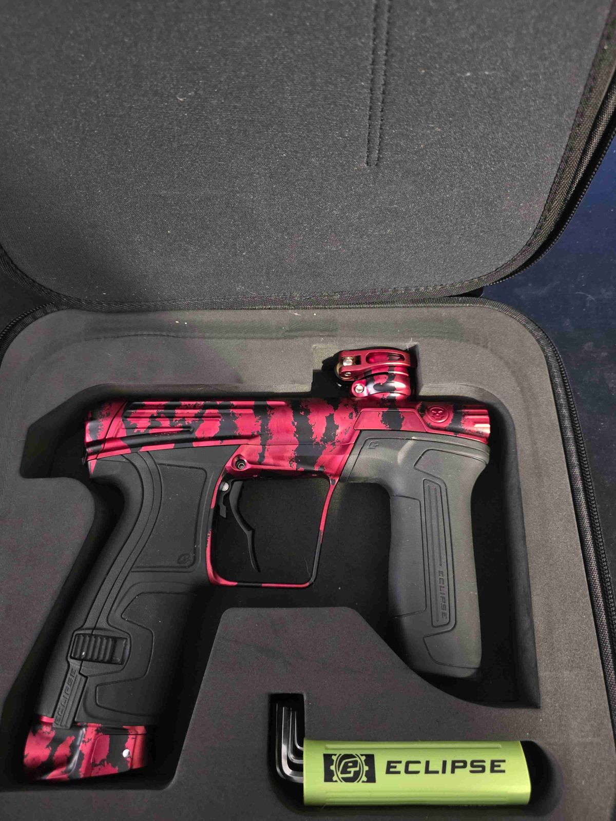 Blood camo infamous cs2 