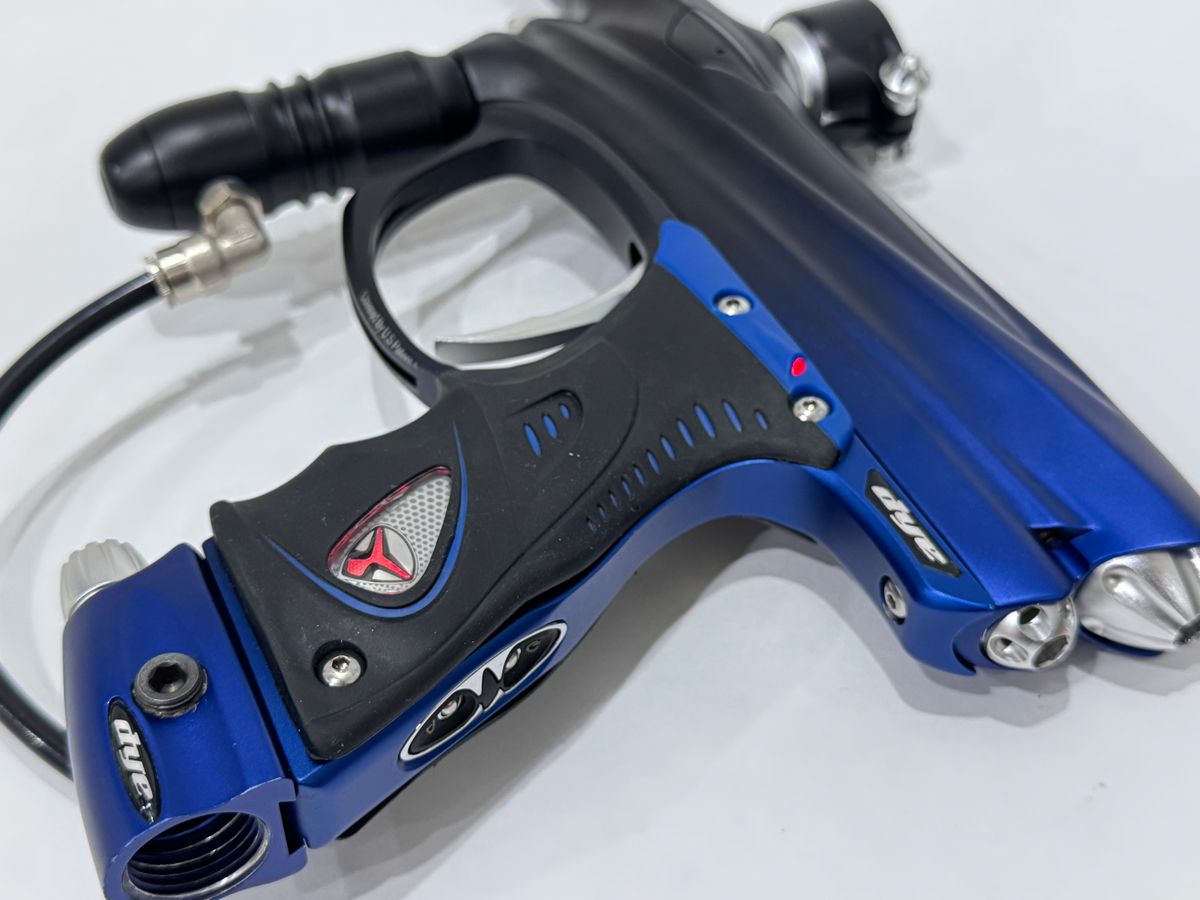 Dye DM7 - Blue on Black Fade - Rebuilt & Ripping