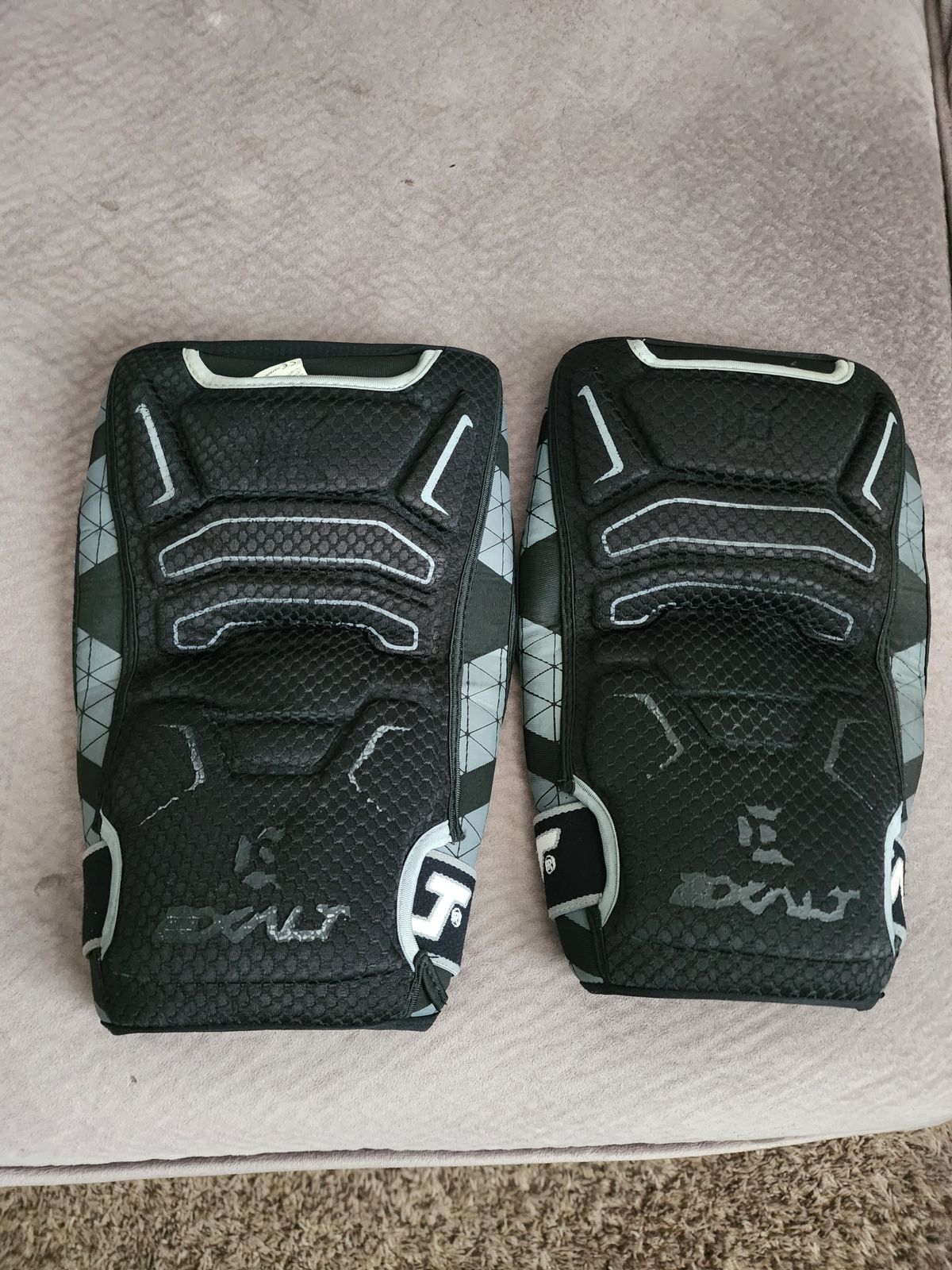EXALT KNEE PADS