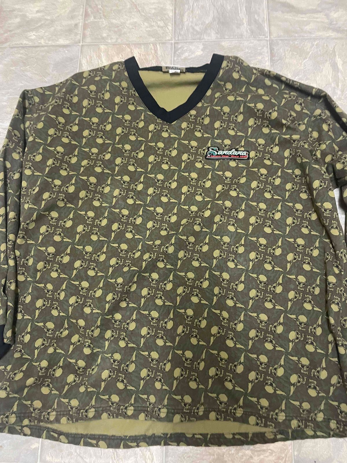 Green skulls sandana pullover top