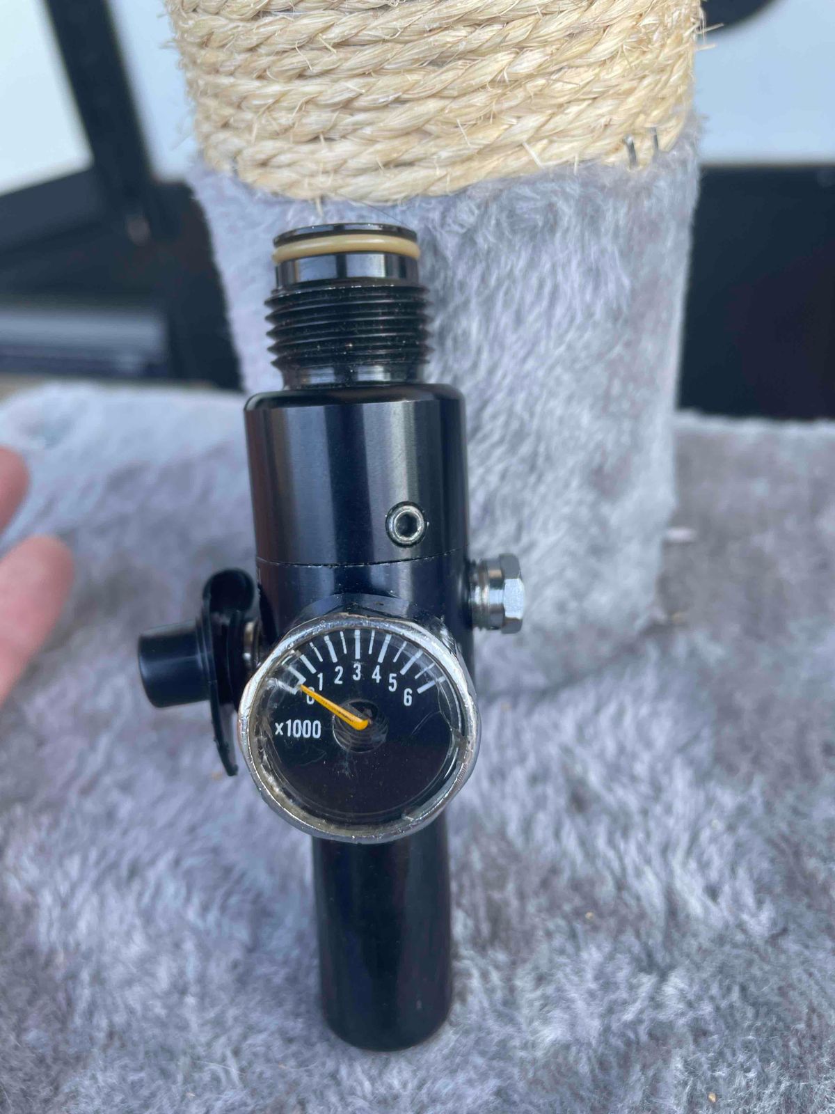 Tank regulator