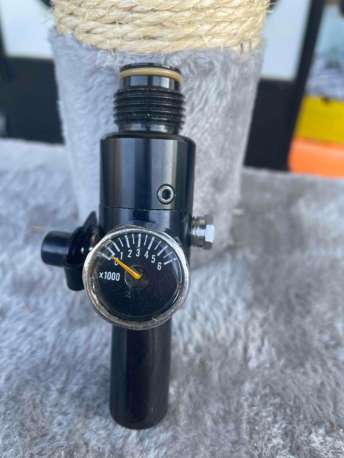 Tank regulator